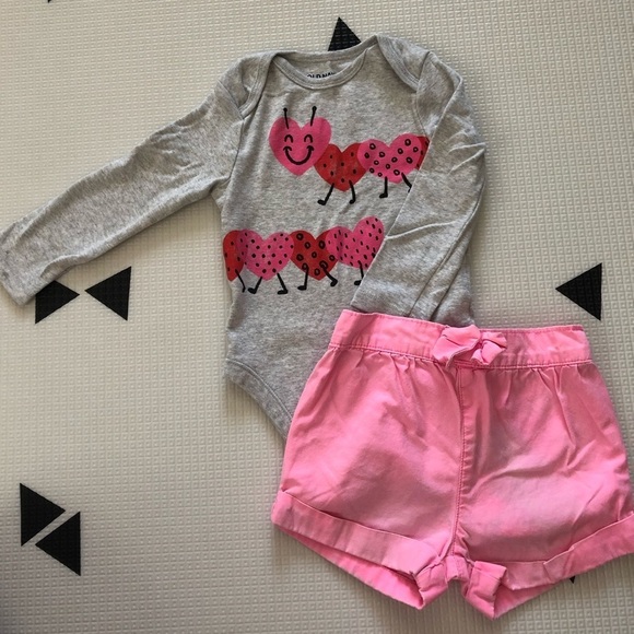 Old Navy|Mixed brand baby girl outfit,gray long sleeve bodysuit HEART print••• - Picture 3 of 5
